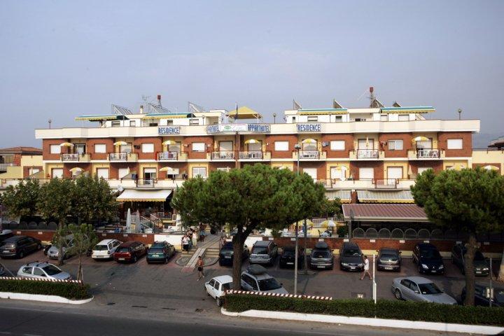 Apparthotel Residence Riviera Dei Cedri サンタ・マリーア・デル・チェドロ エクステリア 写真